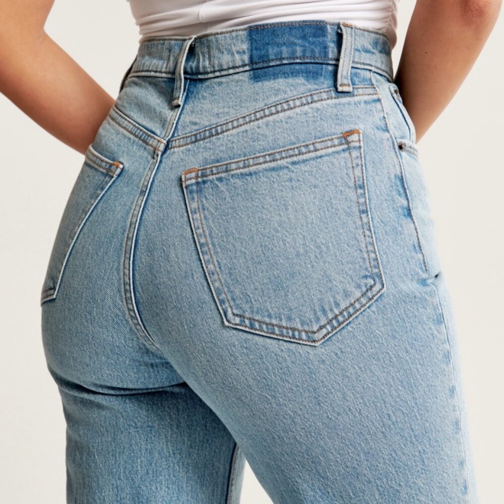Abercrombie Curve Love Ultra High Waist 90s Straight Jeans - 8R